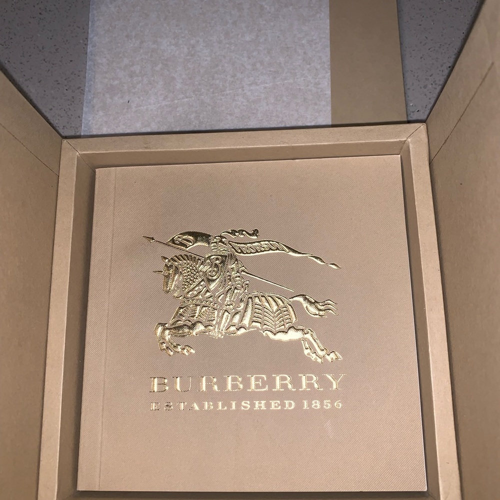 Burberry watch - Picture 4 of 7